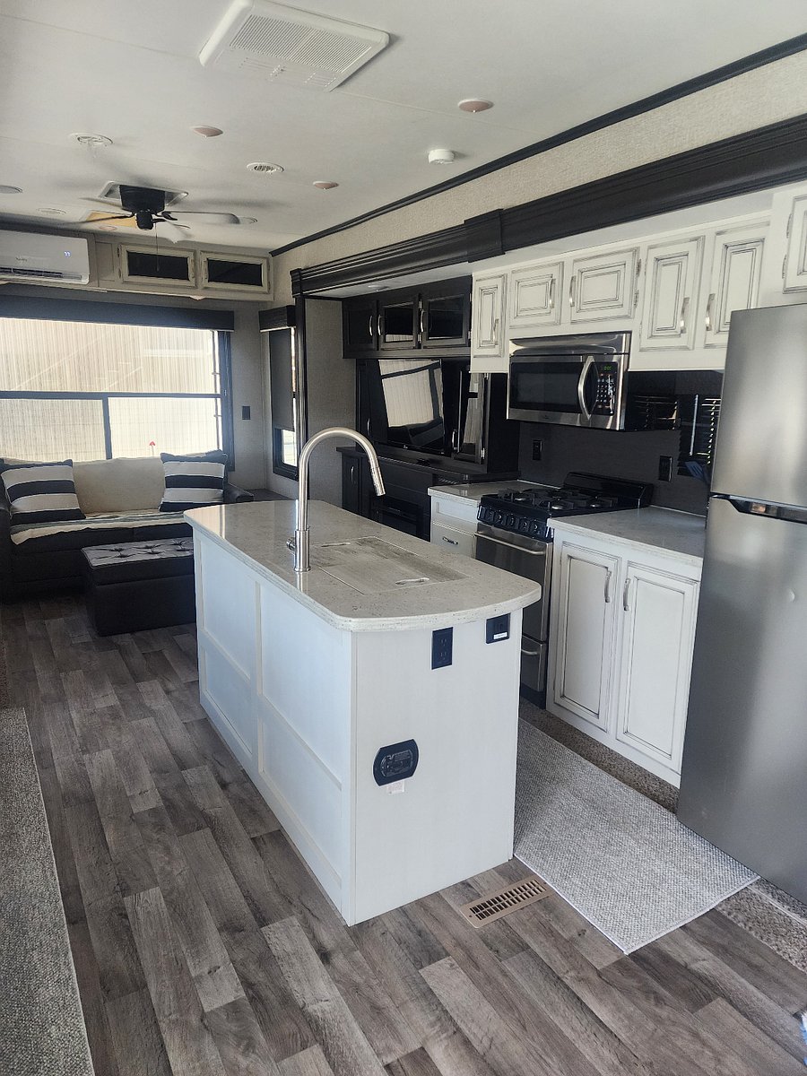 Full mini kitchen.