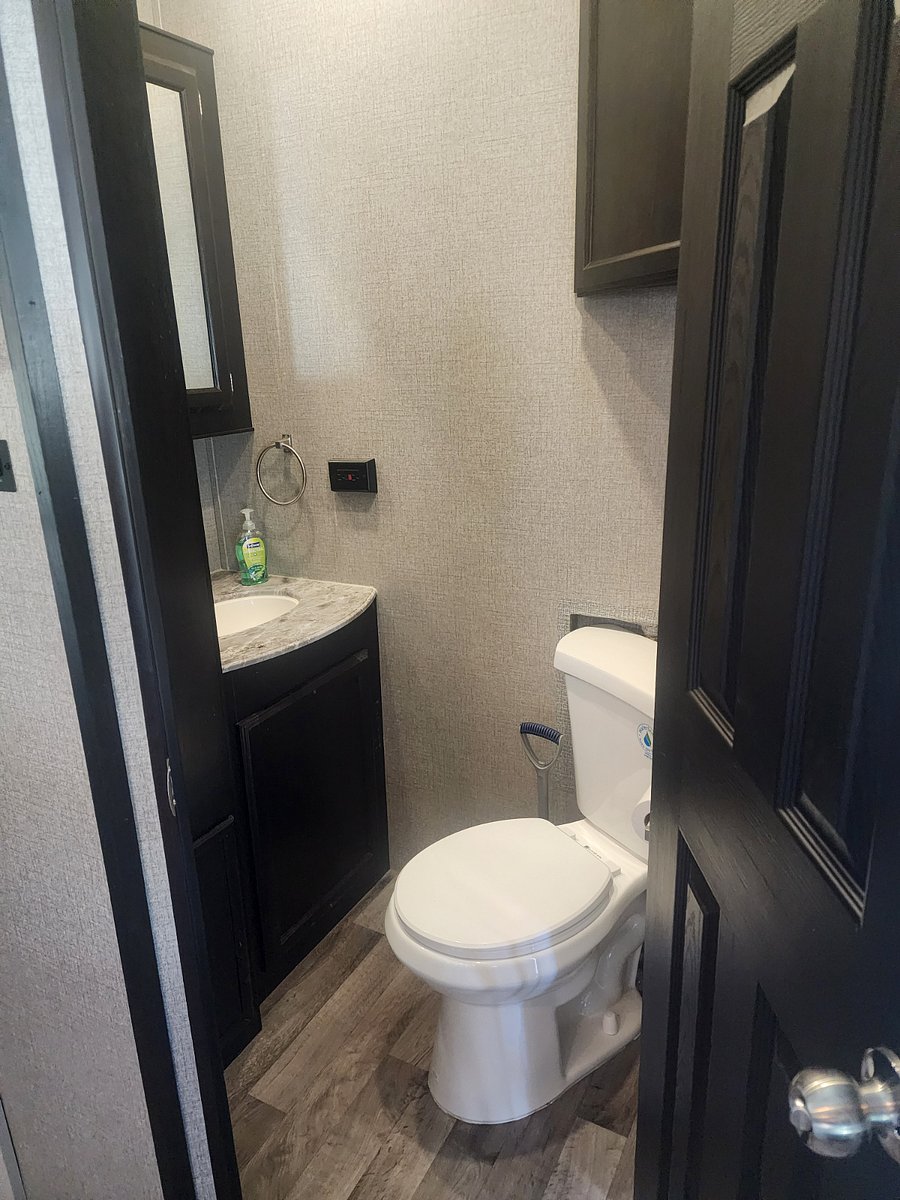Convenient 1/2 bath.