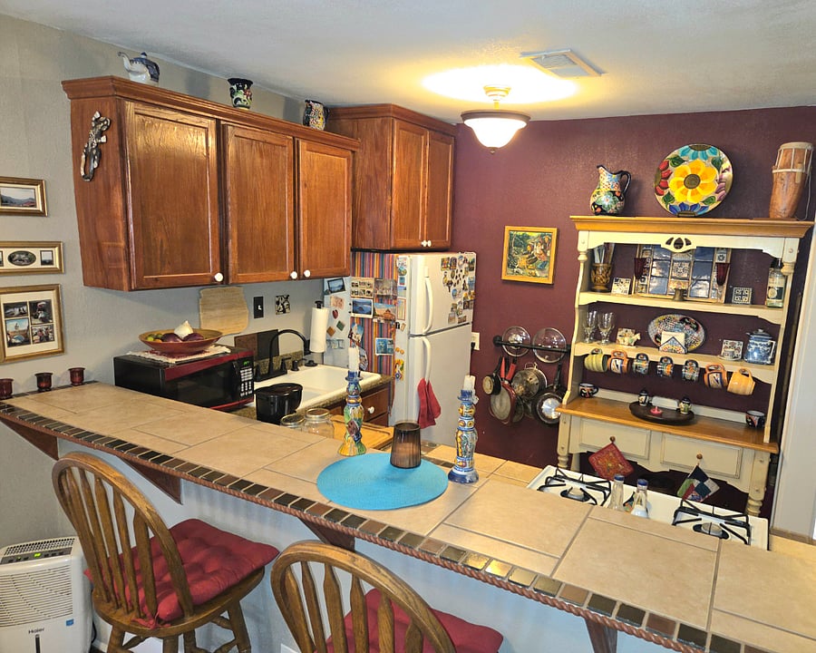 kitchen includes blender, toaster, coffee maker, microwave, pots/pans and everything needed to cook