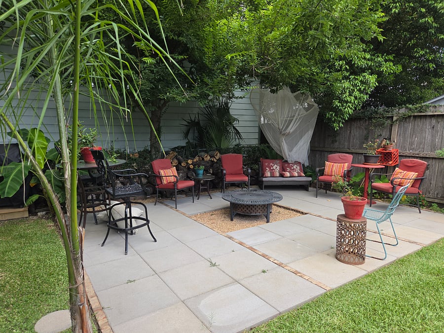 firepit patio in backyard