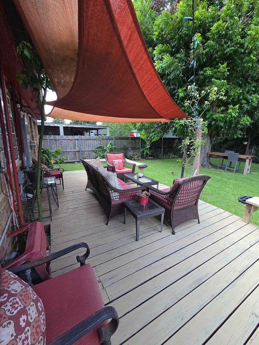 deck in backyard