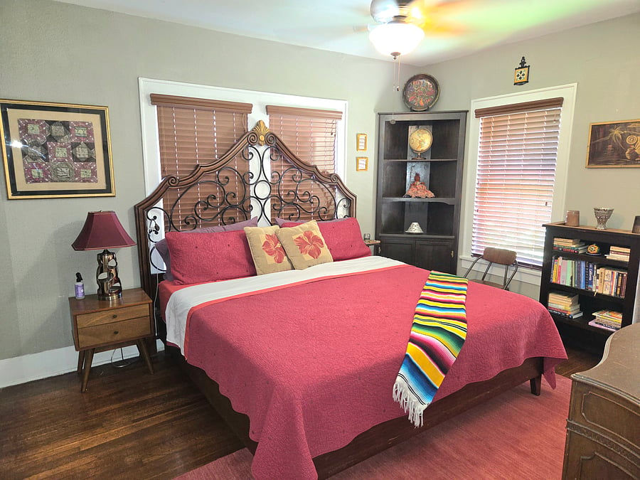 Guest bedroom