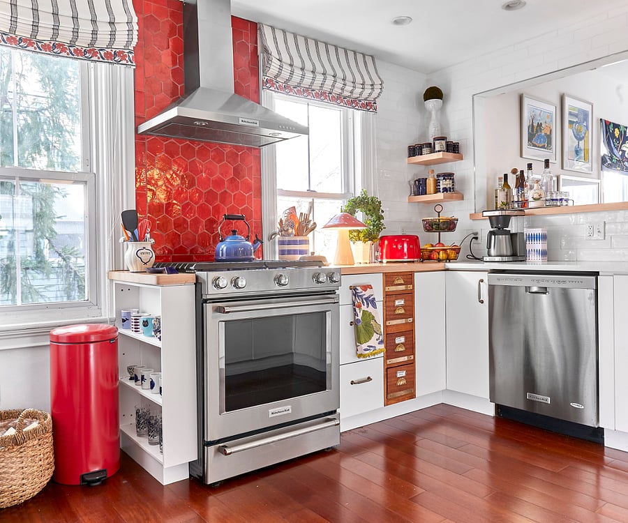 Recently renovated kitchen w gas stove and oven