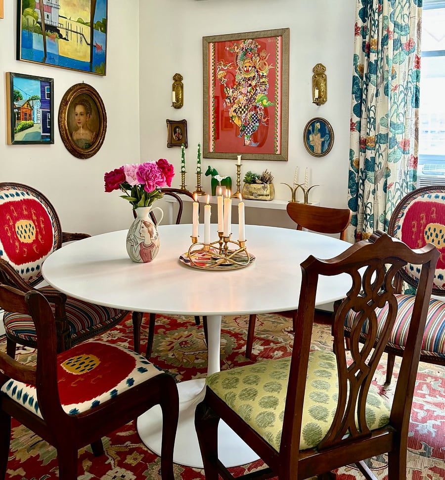 Dining table seats 6