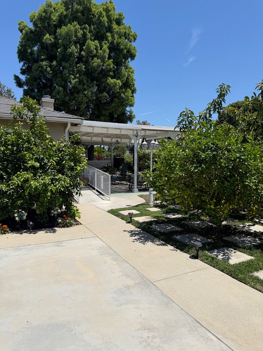 Furnished Finder property 1015873_1 photo 2