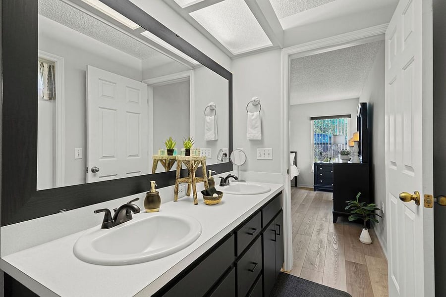 Master Ensuite Bathroom 1