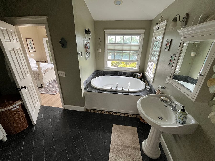 Master Bathroom, jacuzzi tub for two.