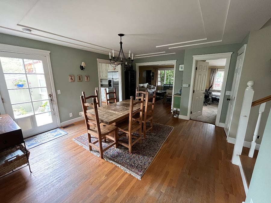 Dining room.
