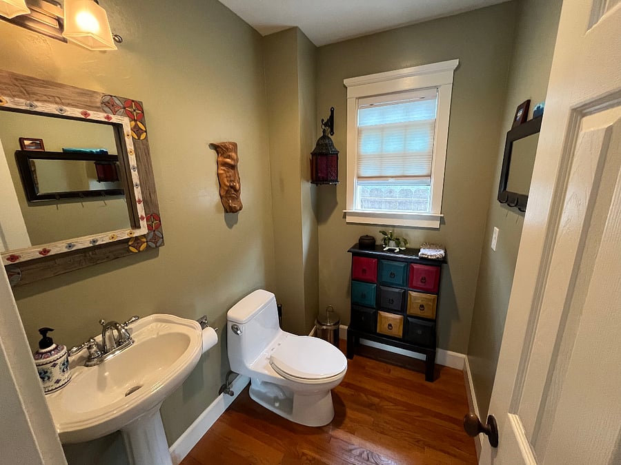 Powder room.