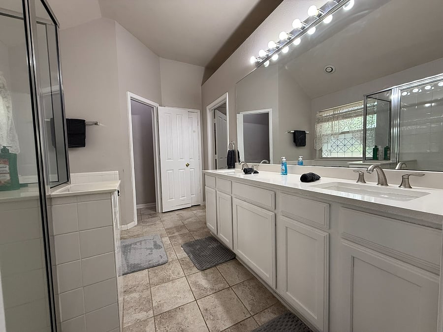 Furnished Finder property 1015942_1 photo 33
