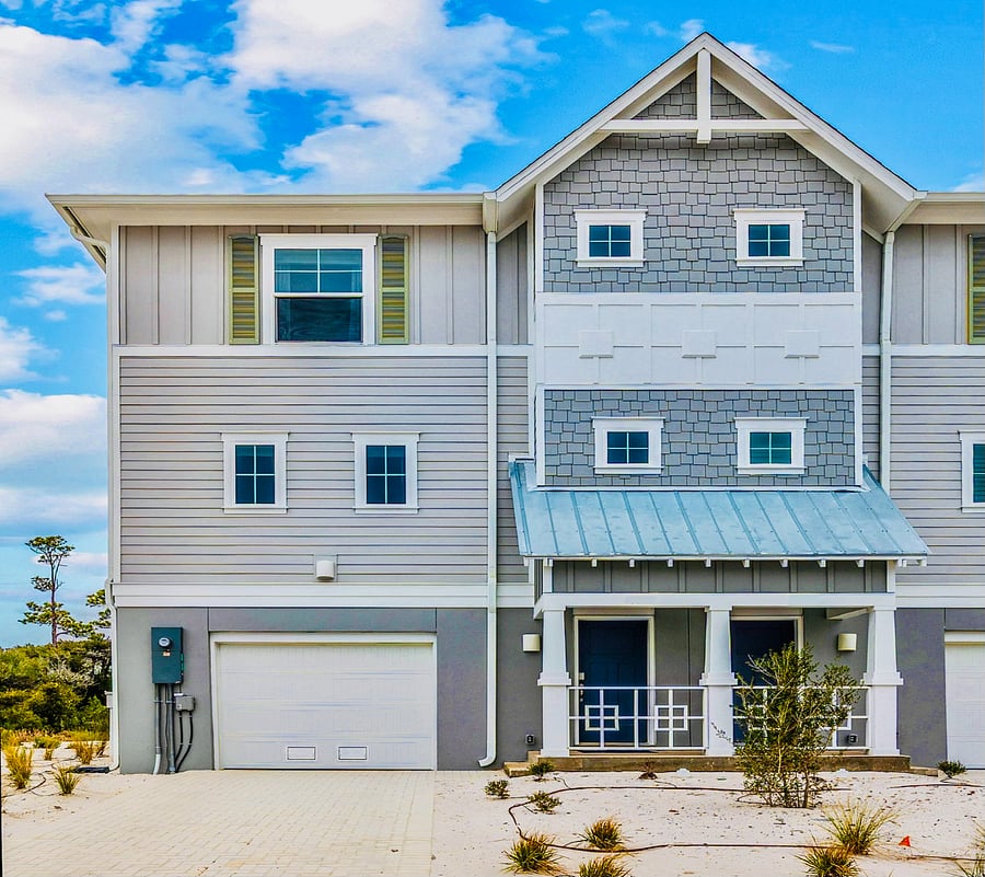End unit townhouse with attached garage