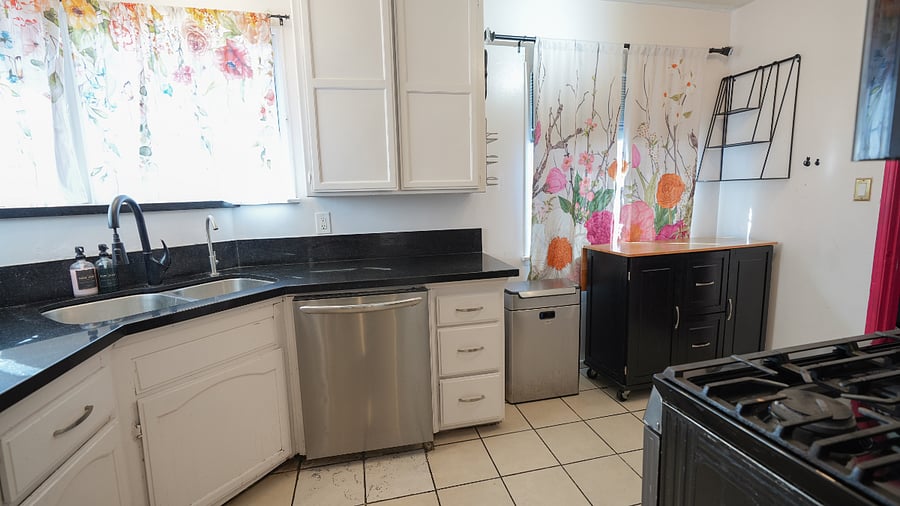 Furnished Finder property 1016026_1 photo 25