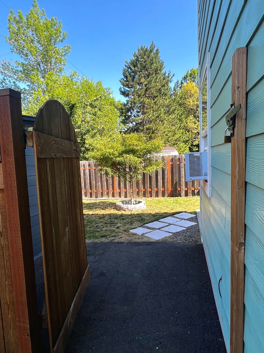 Gate from driveway to backyard 