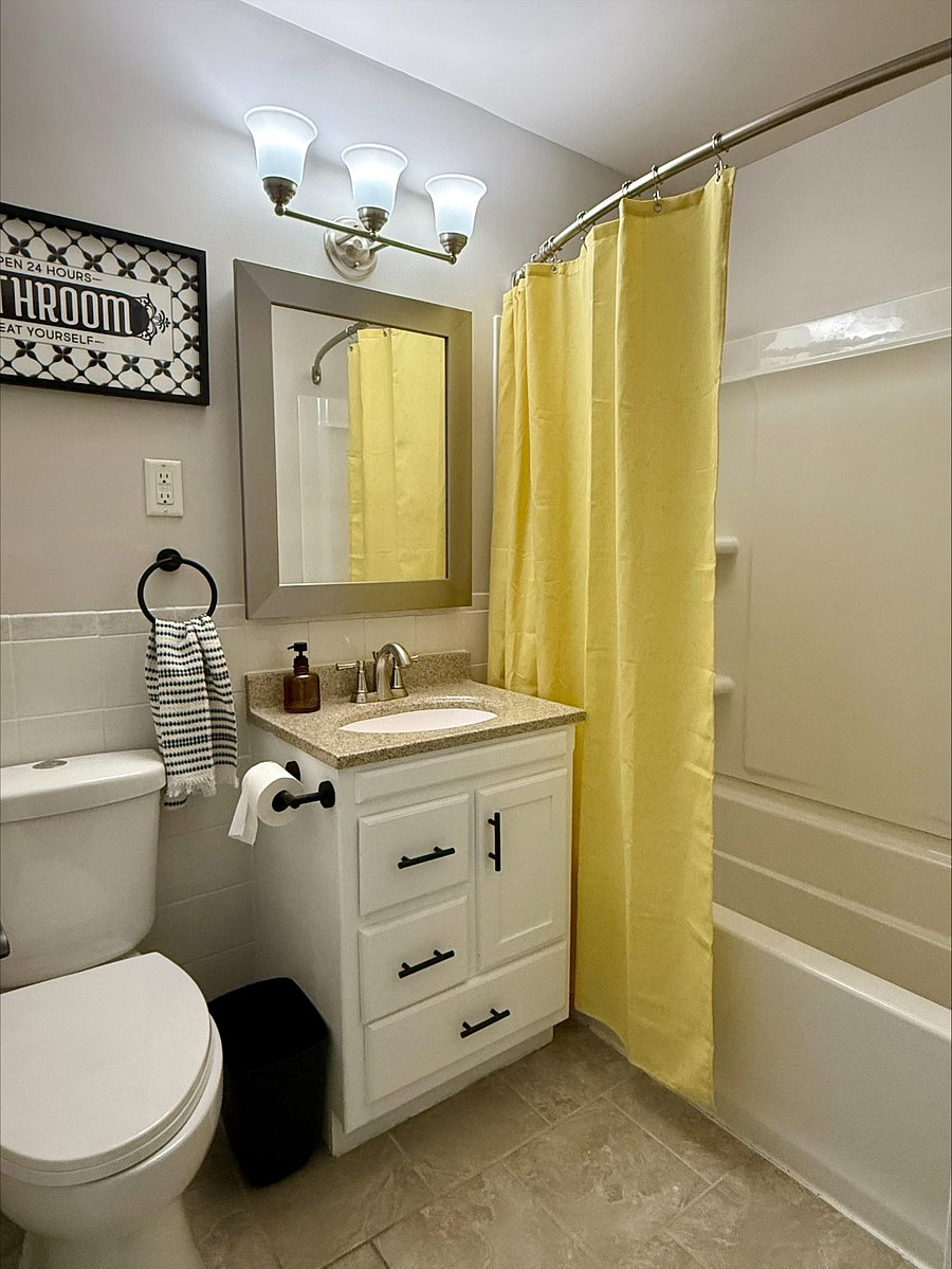 Full Bathroom