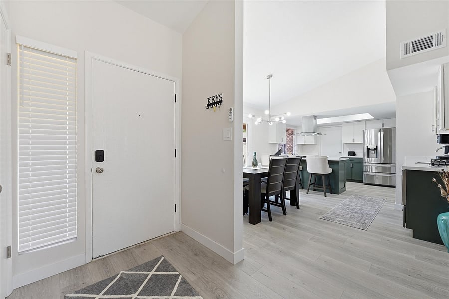 Furnished Finder property 1016122_1 photo 3