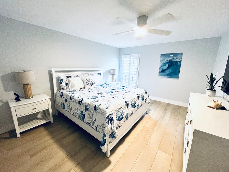 2nd bedroom with King bed