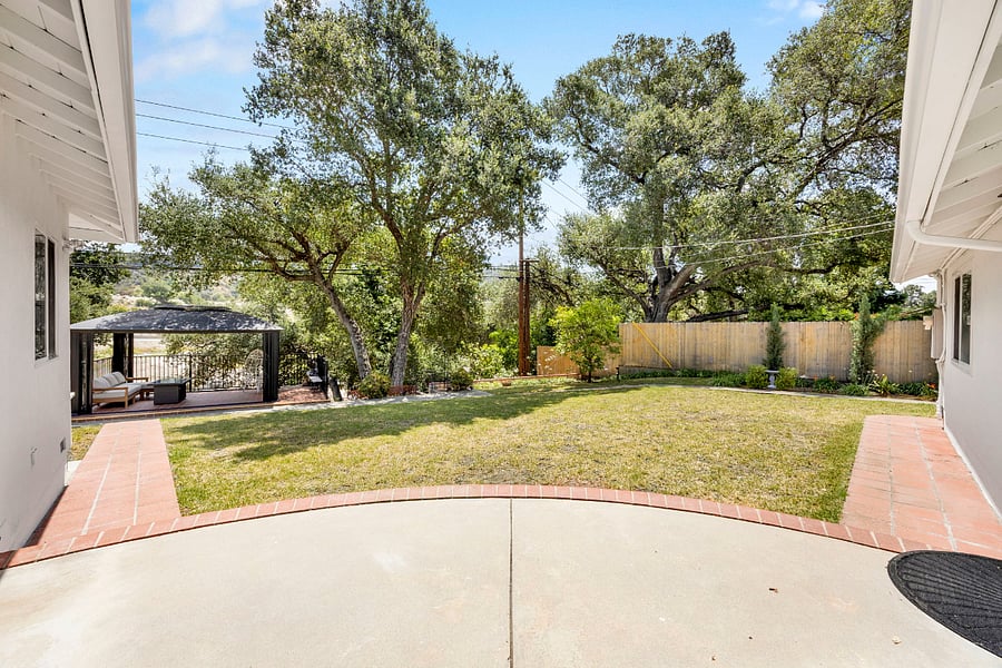 Furnished Finder property 1016225_1 photo 36