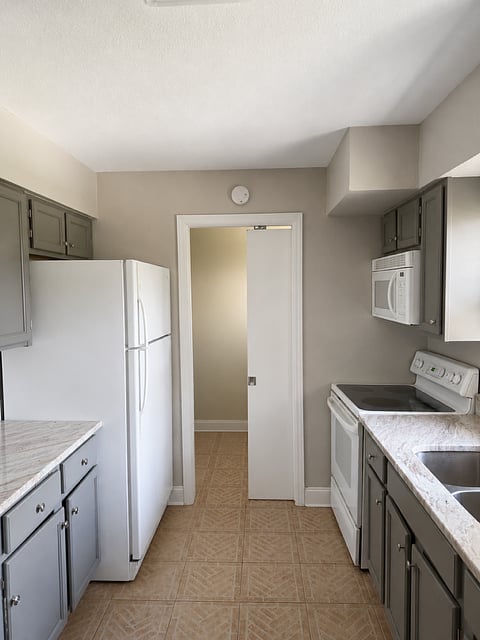 Furnished Finder property 1016234_1 photo 4