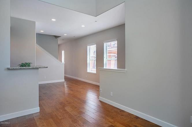 Furnished Finder property 1016296_1 photo 2