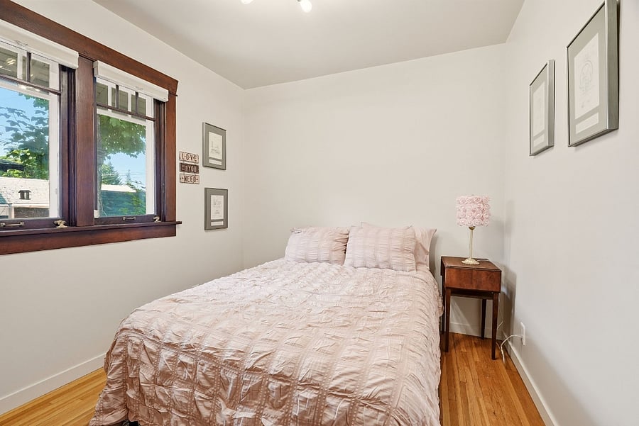 Upstairs bedroom with full bed