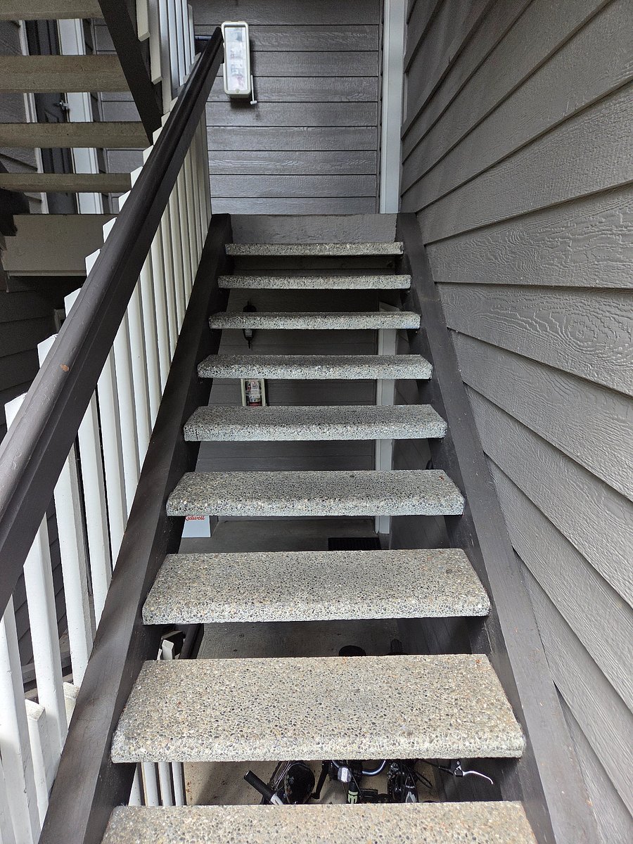 7 stairs to front door