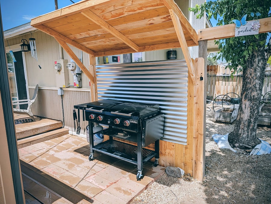 BACKYARD GRILL