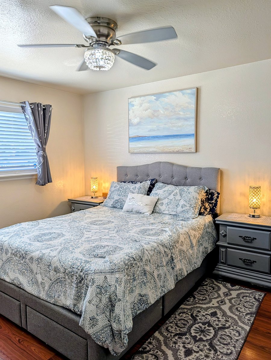 GLAM MASTER BEDROOM