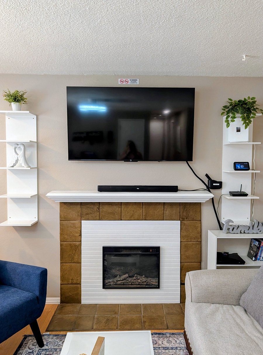 LIVINGROOM