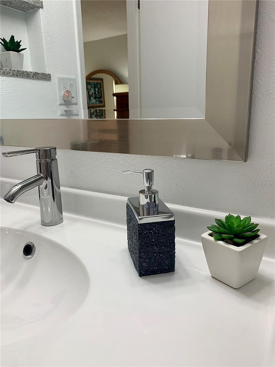 Furnished Finder property 1016707_1 photo 9