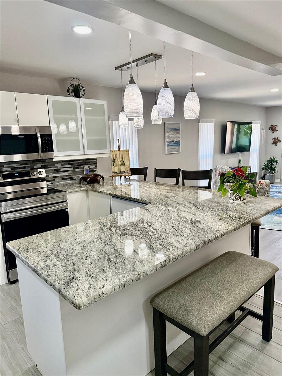 Furnished Finder property 1016707_1 photo 4