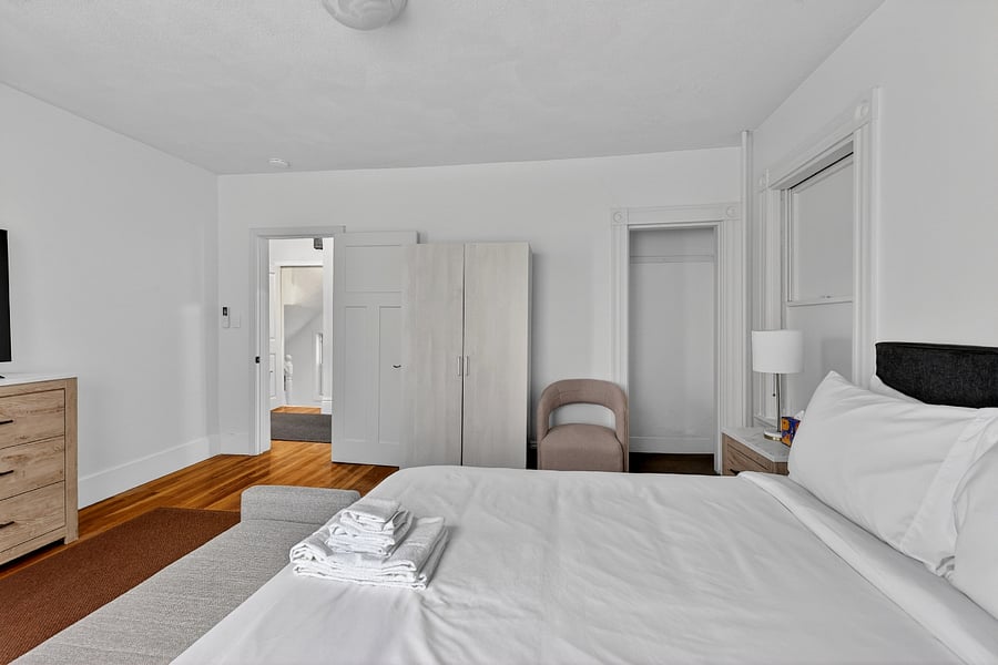 Furnished Finder property 1016747_1 photo 40
