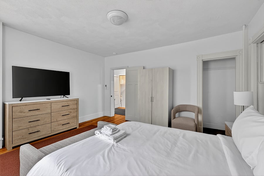 Furnished Finder property 1016747_1 photo 43