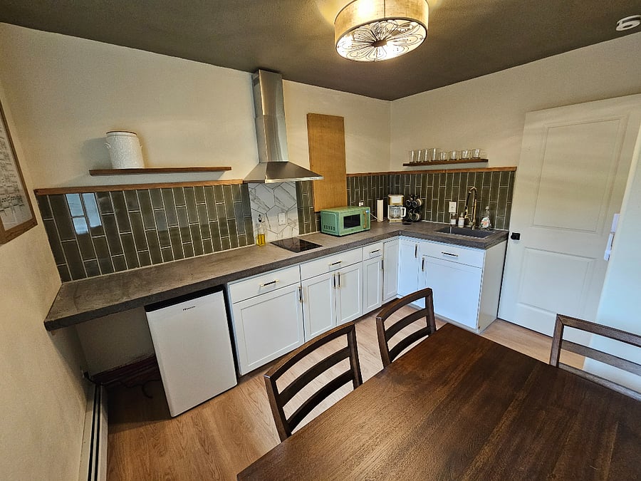 Small Kitchen with most necessary supplies 