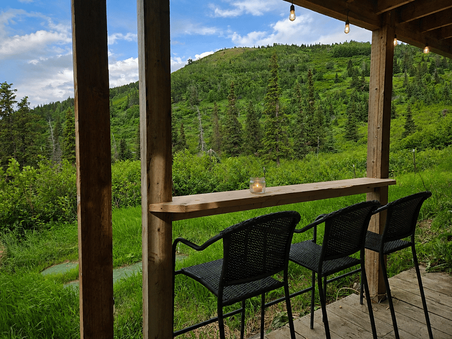 Outdoor Seating area with Scenery 