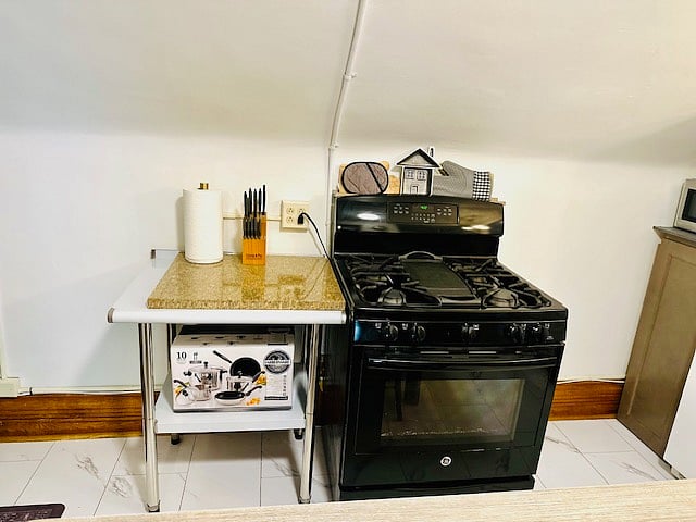 Furnished Finder property 1016786_1 photo 15