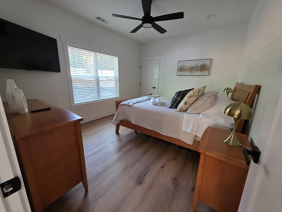 Furnished Finder property 1016795_1 photo 38