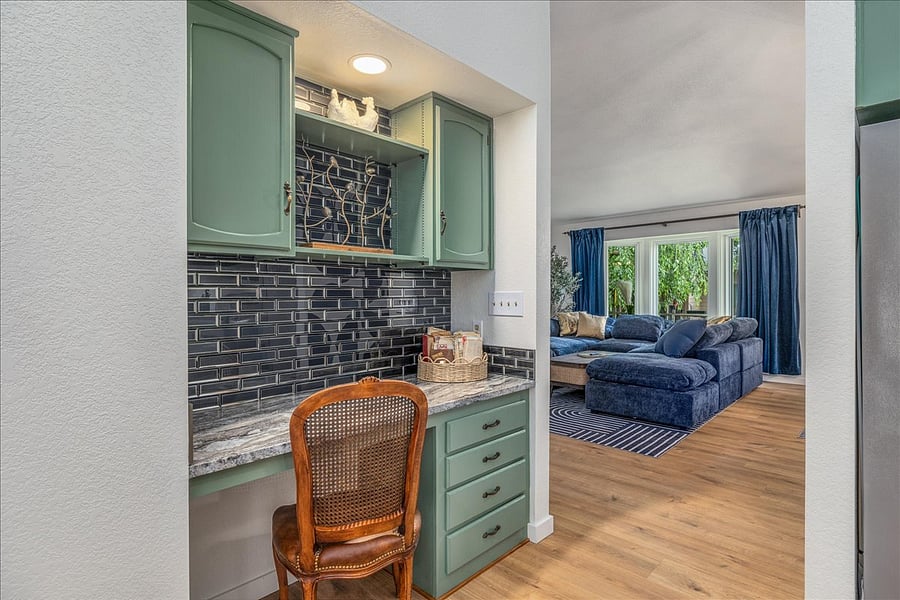 Furnished Finder property 1016856_3 photo 16