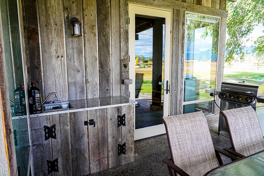 Wet bar and barbeque on deck.