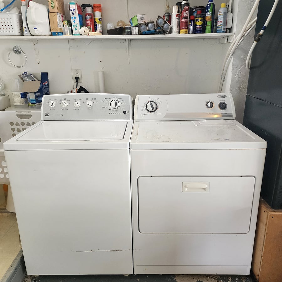washer & dryer in garage