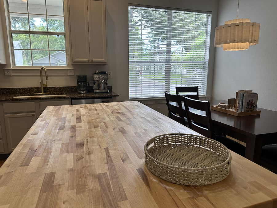 Kitchen & Dining room