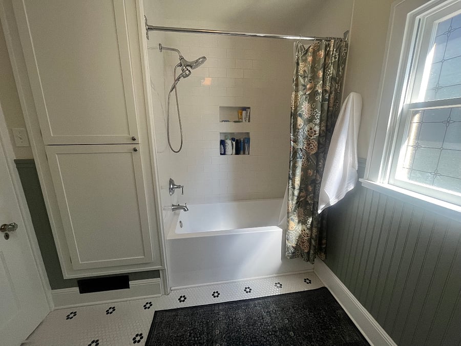 Shower and storage space
