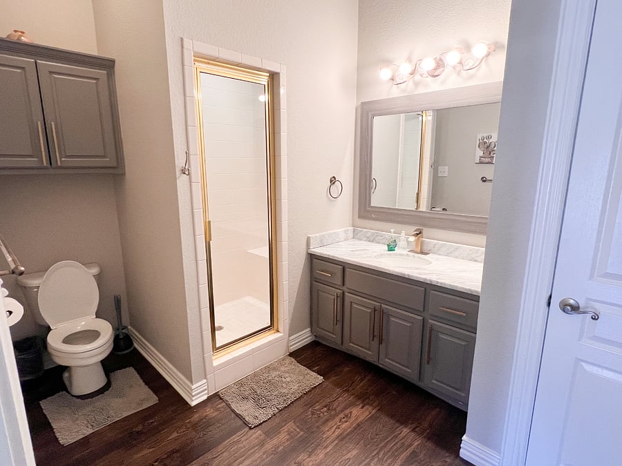 Pool House - Full Bathroom