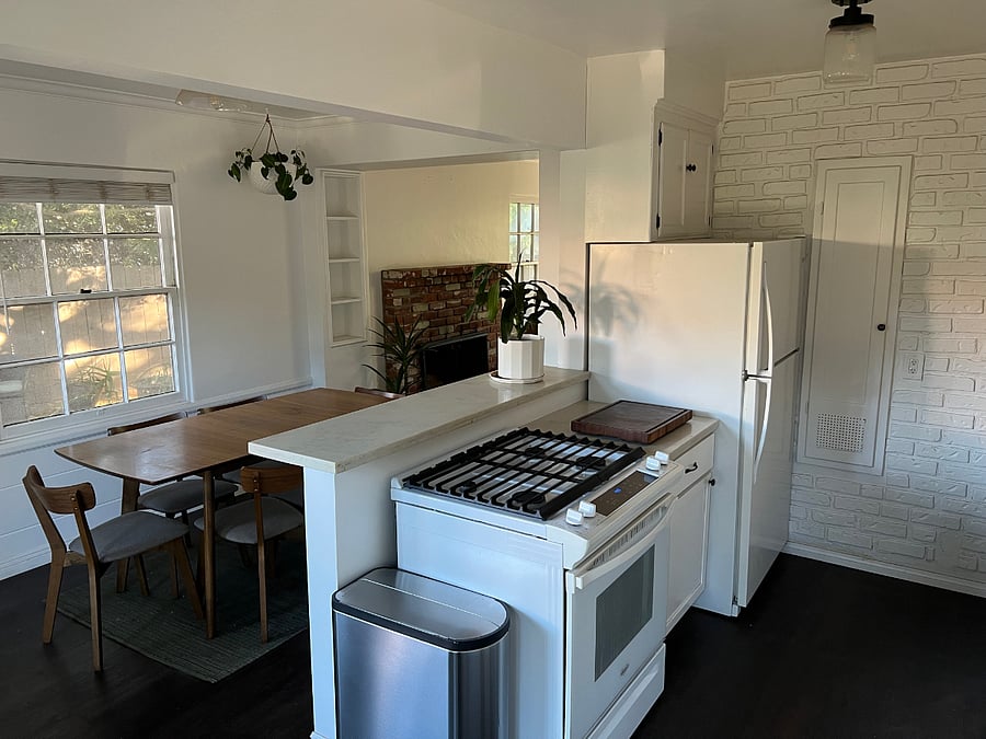 Kitchen/Dining Area