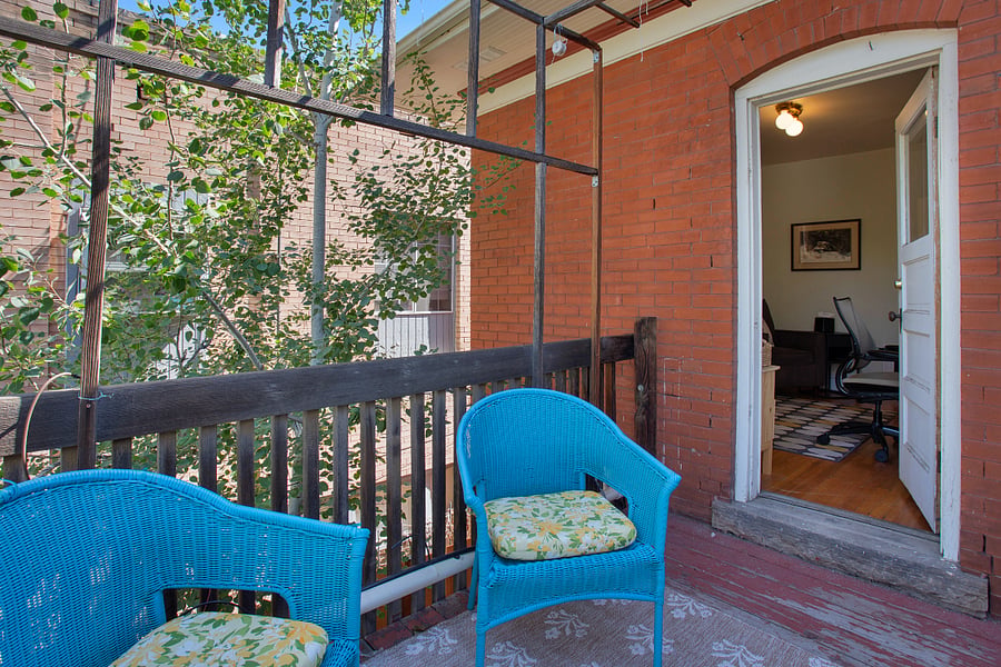 Office private balcony