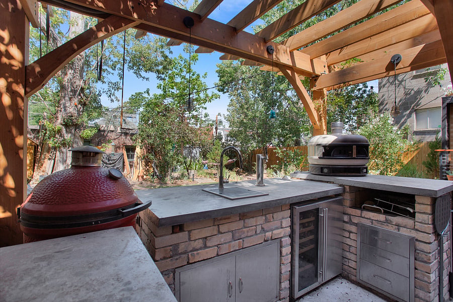 Outdoor Kitchen