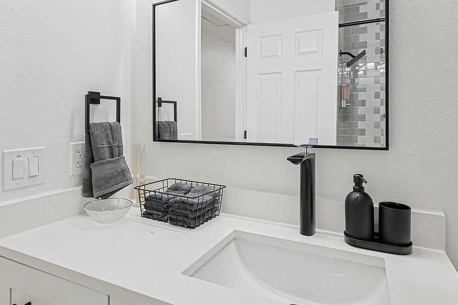 Furnished Finder property 1017605_1 photo 30