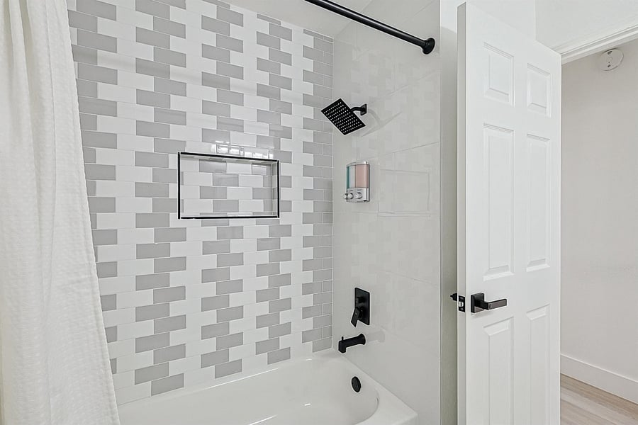 Furnished Finder property 1017605_1 photo 32