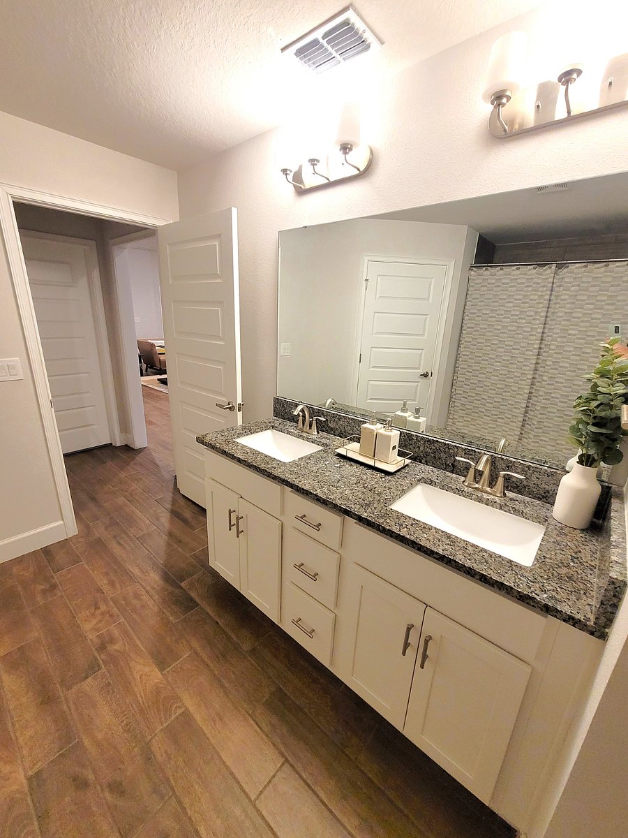 Furnished Finder property 1017667_1 photo 13