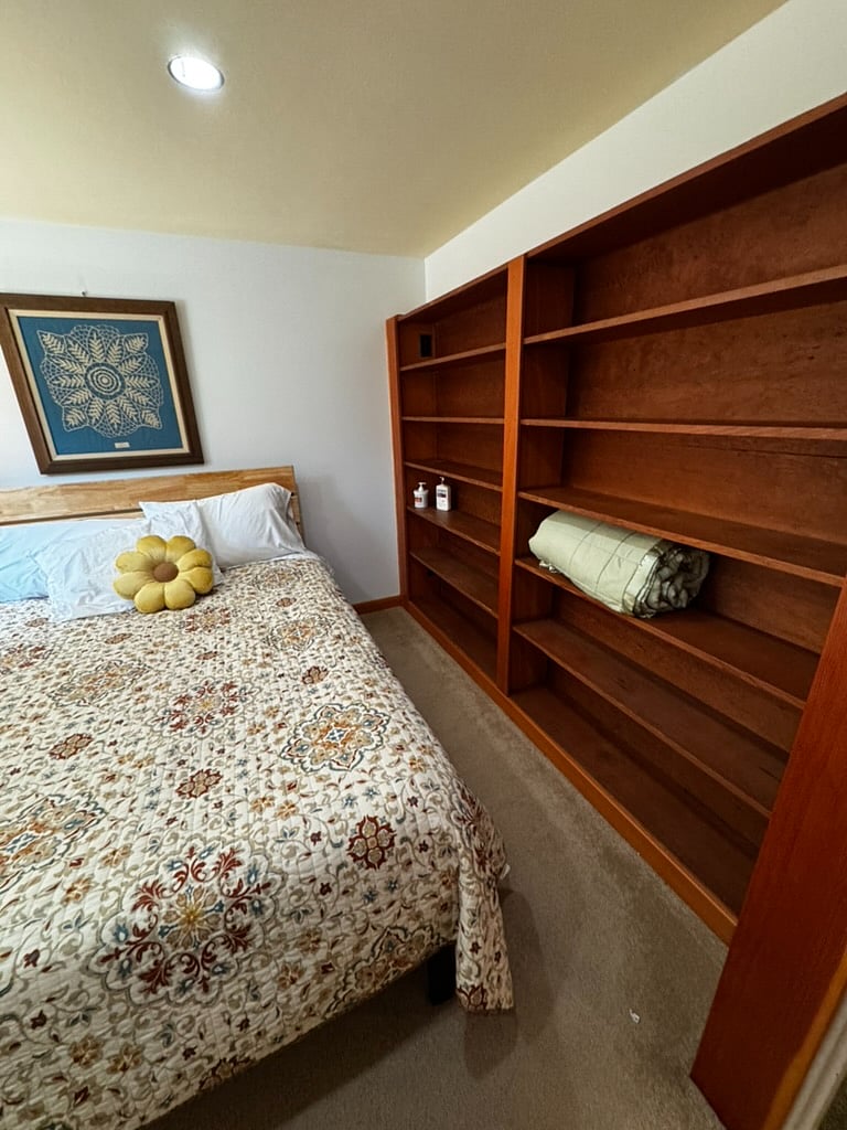 Nicknacks or storage?