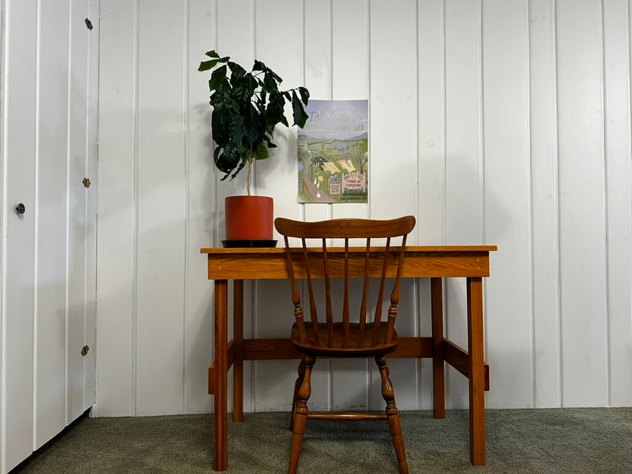 Writing table